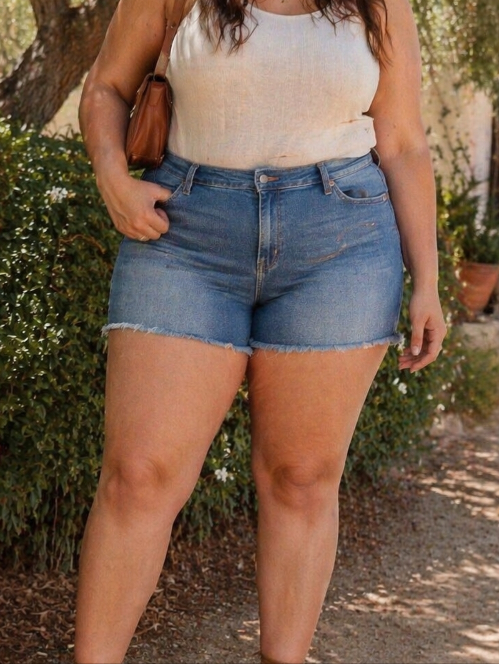 Levi’s High Rise Denim Shorts Plus Size Stretch Raw Hem Summer Casual Festival